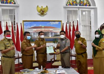 BPN Sumedang Serahkan 21 Sertifikat Tanah Ke Pemkab Sumedang