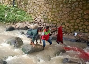Sungai Cimeta Berubah Jadi Merah, DPRD KBB  Minta DLH Lakukan Uji Lab