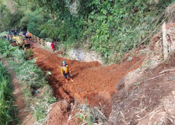 BPBD KBB Sebut Akses Jalan Penghubung Cikalongwetan-Cipeundeuy Bisa Dilalui Sore Ini