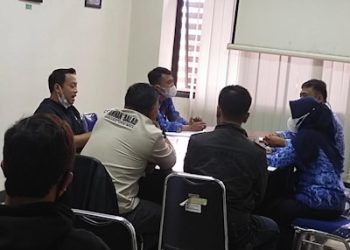 Melanggar Kesepakatan, Warga Laksanamekar Datangi DLH KBB