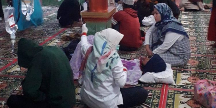 Camat Gununghalu Pastikan Semua Korban Keracunan Dapat Penanganan Medis