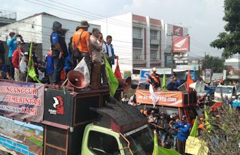 Kena PHK, Pither: Siap Perjuangkan Nasib Para Pekerja Tambang Cart Citatah