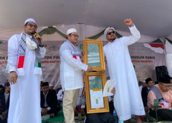 Ribuan Warga Cipatat Tumpah Ruah Hadiri Aksi Bela Palestina