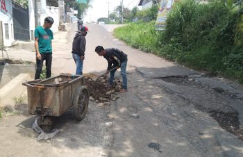 Pemda Bandung Barat Siapkan Anggaran Rp 2 Miliar Perbaiki Jalan Kiarapayung