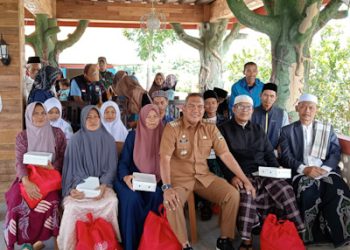 Pj Bupati KBB Santuni Korban Kecelakaan di Jalan Raya Saguling