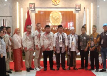 Pasangan Cabup KBB Jalur Independen Sundaya-Aa Maulana Daftar ke KPU