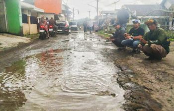 Dampak Efisiensi, Sejumlah Ruas Jalan di KBB Batal Diperbaiki