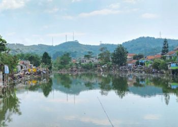 Antusias Tinggi! Warga KBB Serbu Mancing Gratis di Situ Ciburuy