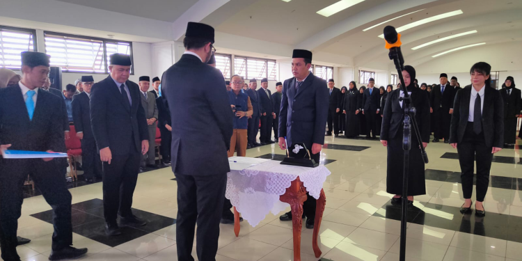 Perkuat Tata Kelola Pengawasan, Bupati Bandung Barat Lantik 66 Pejabat Fungsional