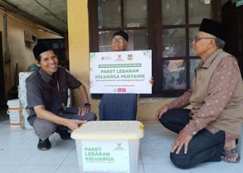BAZNAS Bandung Barat Salurkan Bingkisan Lebaran untuk Keluarga Mustahik