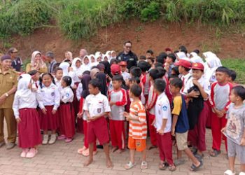 Bupati Bandung Barat Tinjau SD Terpencil di Cililin, Jeje Soroti Jalan Rusak dan Kebutuhan Air Bersih