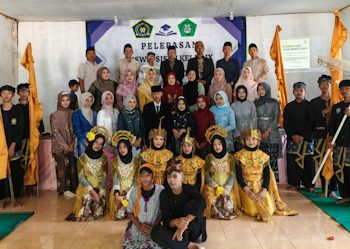 MTs Nurul Mukhtariyah Lepas Angkatan ke-17, Tekankan Pentingnya Ilmu dan Adab