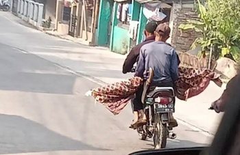 Heboh Jenazah Dibonceng Motor di Bandung Barat, Kades Ungkap Kronologi Sebenarnya