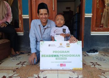 BAZNAS KBB Salurkan Beasiswa Pendidikan