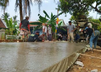Tak Ingin Ada Lagi Jalan Tanah dan Bebatuan, Ini Target Pemdes Sarimukti