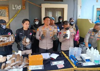 Polres Cimahi Bongkar Produksi Tembakau Sintetis 150 Kg di Batujajar