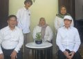 Ketua DPD PSI Kabupaten Bandung Barat (KBB) Sundaya bertemu Presiden ke-7 RI Joko Widodo (Jokowi) di kediamannya di Solo, Kamis (10/9). Foto: BBPOS/ Hendri