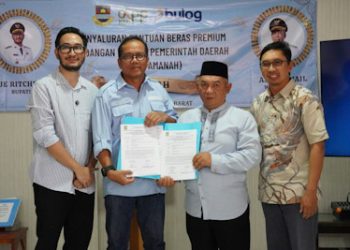 Bupati Salurkan 10 Ton Beras untuk Warga Terdampak Longsor Pasirlangu